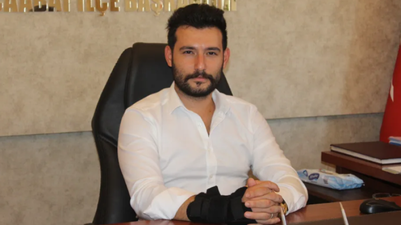 Çevik Kuvvet CHP İstanbul İl Teşkilatı'nın Önünde! Trabzon'dan Tepki Var